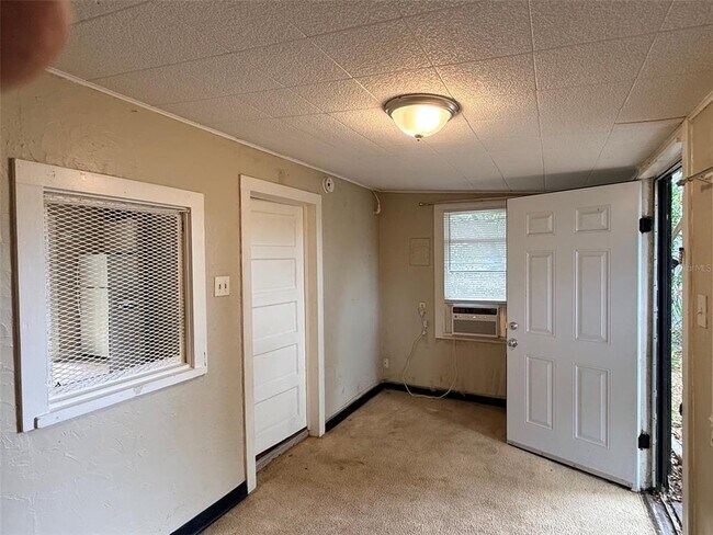 Building Photo - 1648 27th Ave N