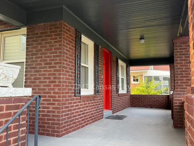 Building Photo - 5110 Garfield Ave