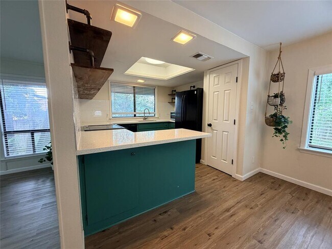 Building Photo - 115 Spanish Oak Cir