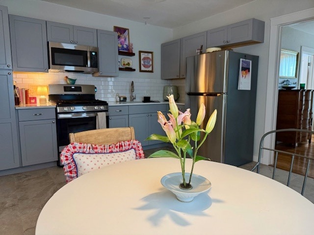 Building Photo - 627 Lovera Blvd