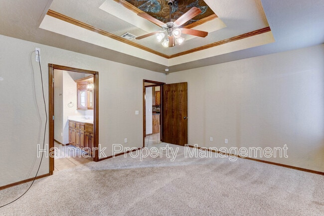 Building Photo - 500 Loyd Ln