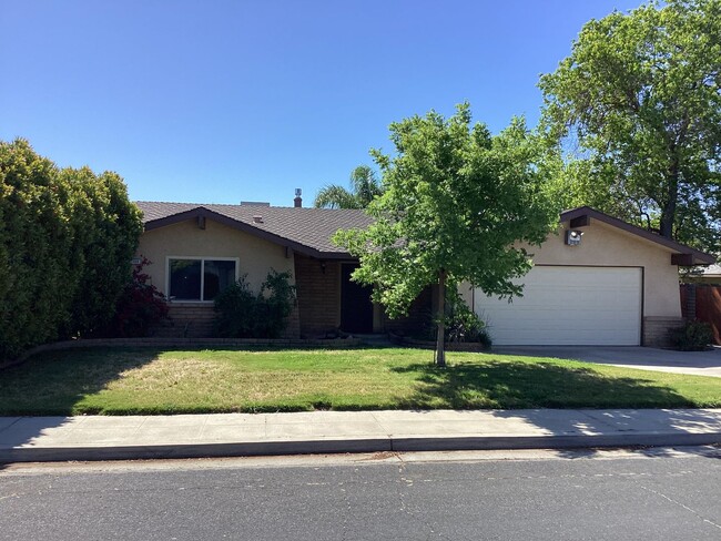 Building Photo - 1333 Pierce Dr