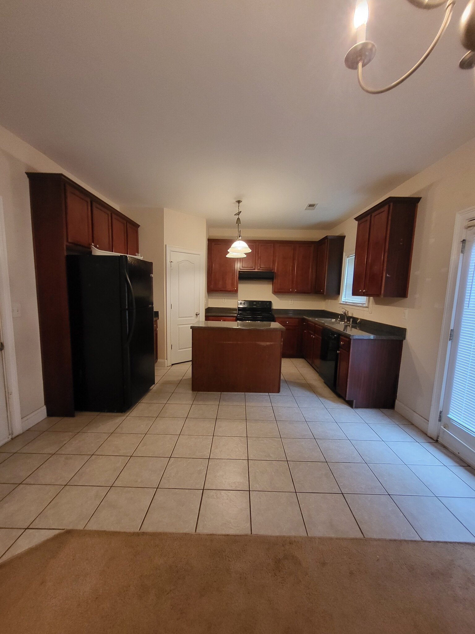 Building Photo - 316 Yorkshire Trce