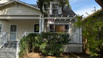 Building Photo - 3724 N Albina Ave