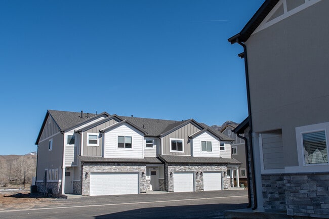 Building Photo - 378 N 100 W