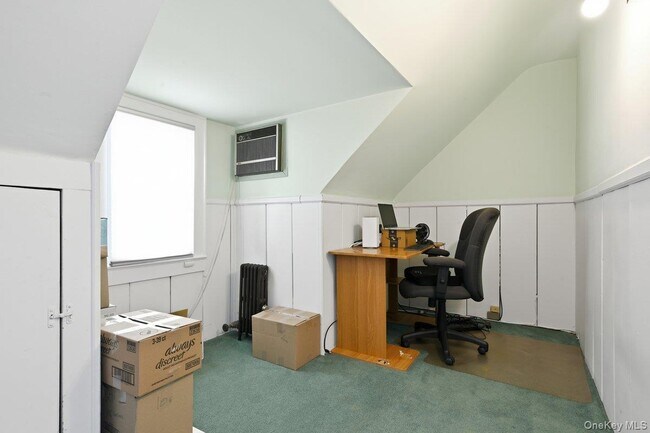 Building Photo - 442 Langley Ave