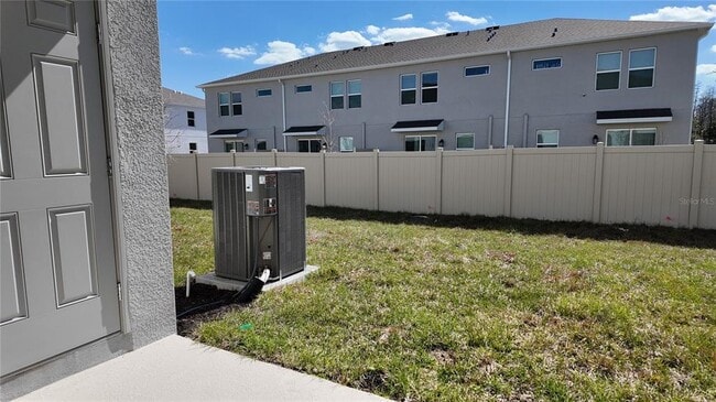 Building Photo - 2937 Skyline Lp