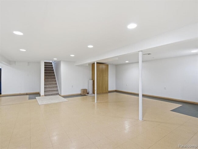 Building Photo - 2387 Sanders Pl