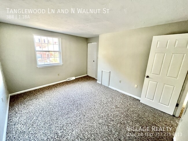 Building Photo - Spacious 3-BR Townhome in Dallastown Schoo...