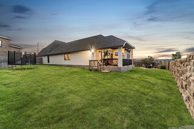 Building Photo - 406 Juana Wy