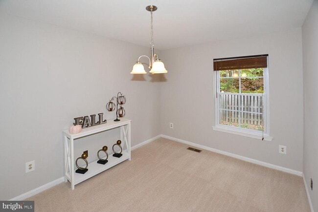 Building Photo - 8323 Stationhouse Ct