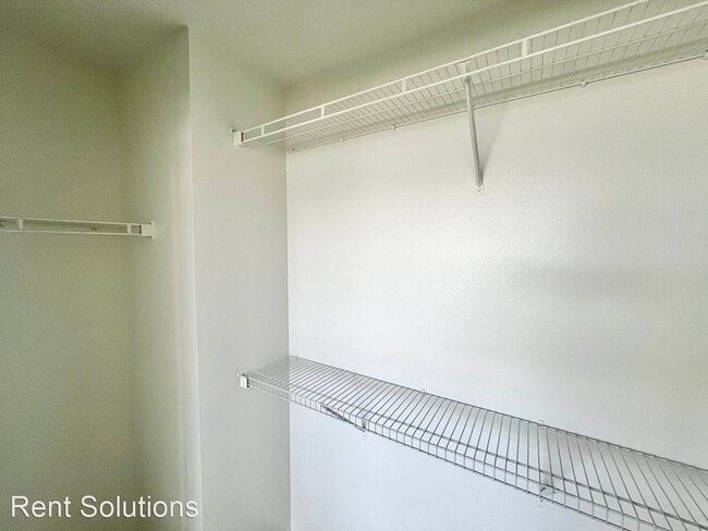 Building Photo - 2 br, 2.5 bath House - 715 Kensington Lake...