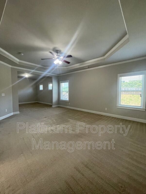 Building Photo - 5180 Mirror Lake Dr