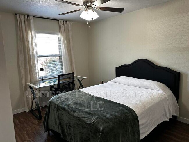 Building Photo - 1421 S 12th St