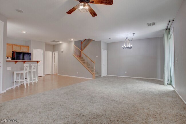 Building Photo - 27 Hudson Canyon St