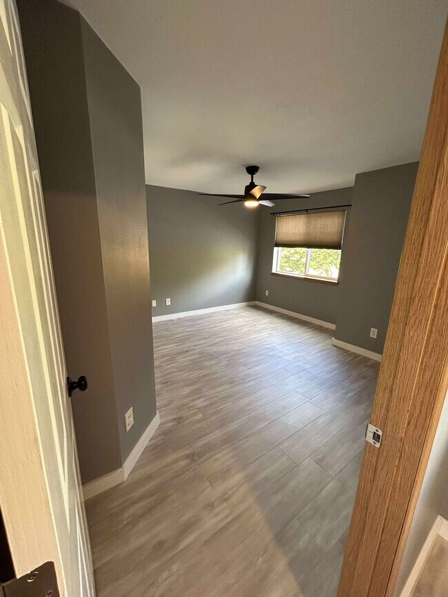 Building Photo - 15839 Yelm Terra Way SE