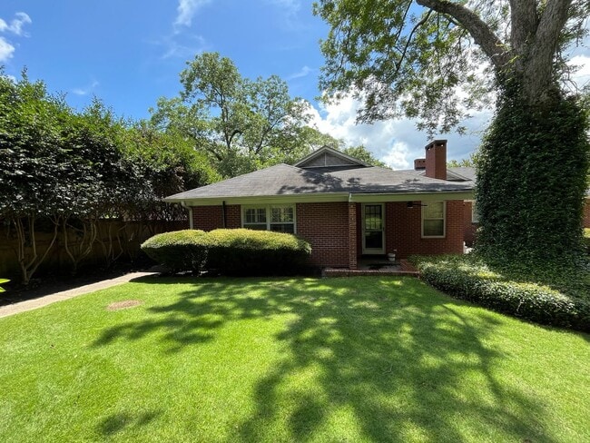 Building Photo - Beautiful 4 Bedroom with 4 Baths