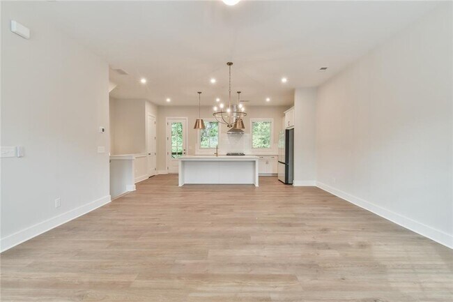 Building Photo - 235 Firefly Cir