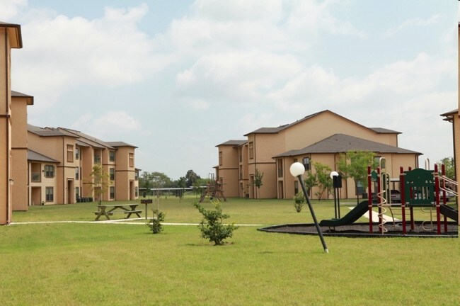Tropical Gardens Apartments - Tropical Gardens at Boca Chica