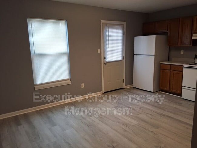 Building Photo - 1115 Crowne Pointe Dr