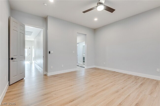 Building Photo - 2508 Sandilands Dr