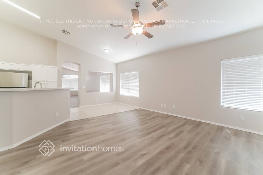 Building Photo - 5426 W Bluefield Ave