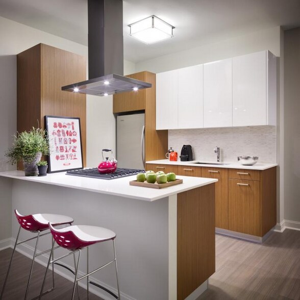 Primary Photo - 465 E Illinois St