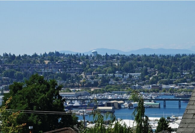 Building Photo - 4717 Phinney Avenue North