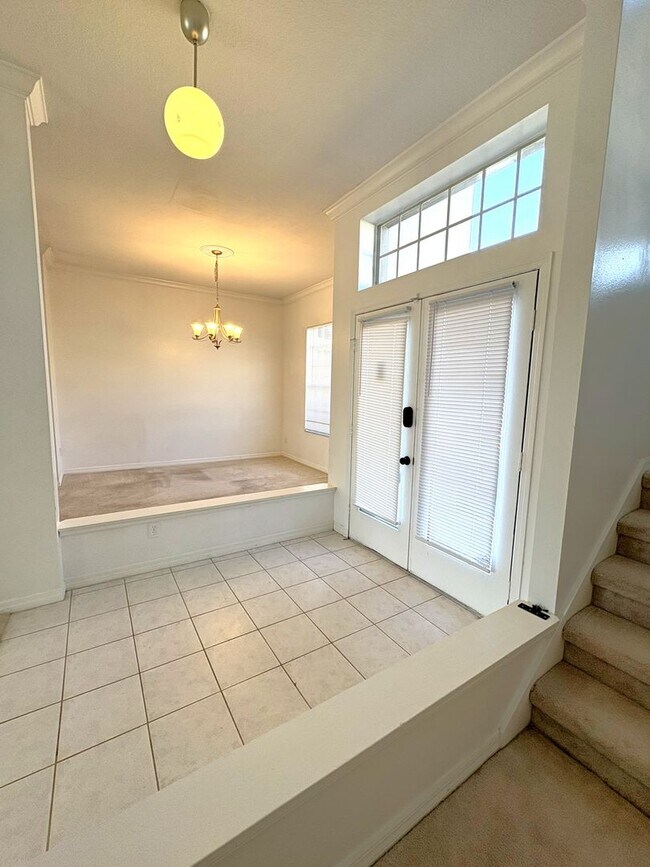 Building Photo - Coming Soon, 4 Bedroom, 2.5 bath Pool Home - Hunter's Creek!