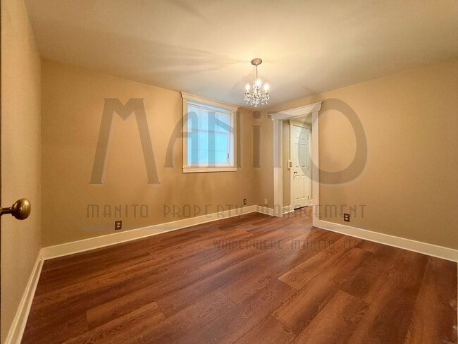 Building Photo - South Hill Swank