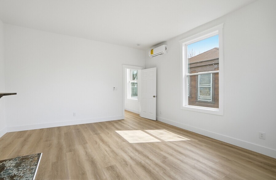 Building Photo - 2210 Eureka Ter