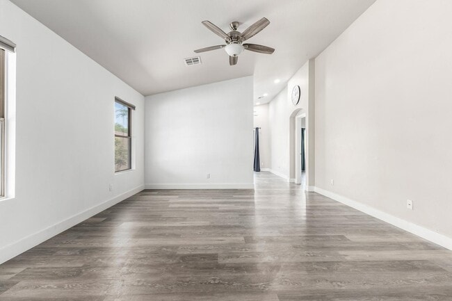 Building Photo - 993 S 239th Dr