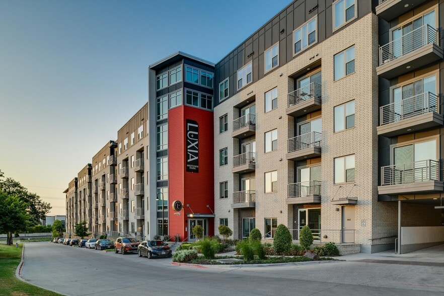 Primary Photo - Luxia Midtown Park