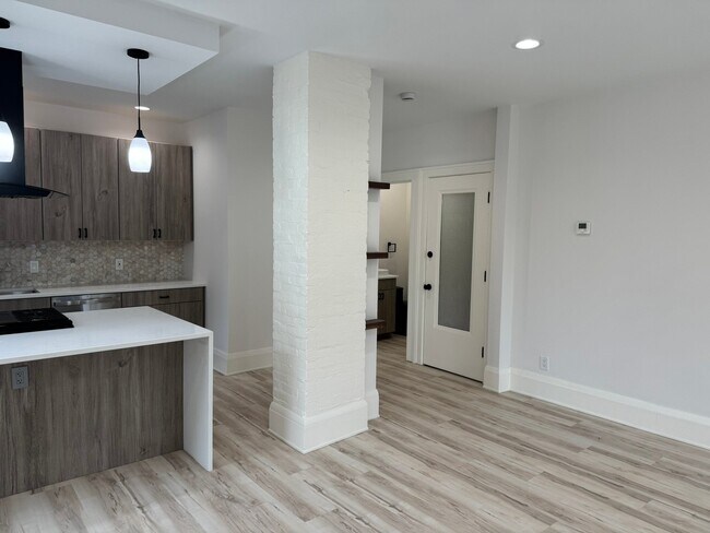 Building Photo - 6810 Herman Ave