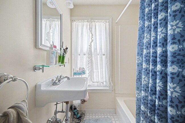 Building Photo - 268 Wood St