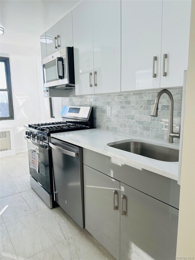 Building Photo - 3103 Fairfield Ave