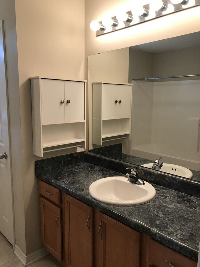 Building Photo - 3 Bedroom Home in a Great Daphne Neighborhood