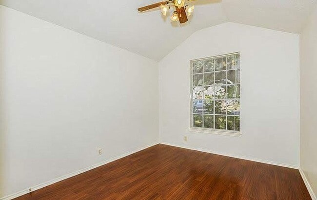 Building Photo - One Story With Open Floor Plan and Beautiful Oak Trees