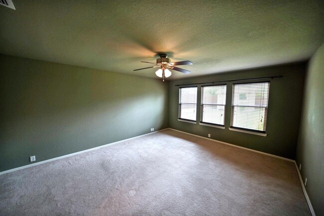 Building Photo - Charming 3-Bedroom Home in Schertz - Great...