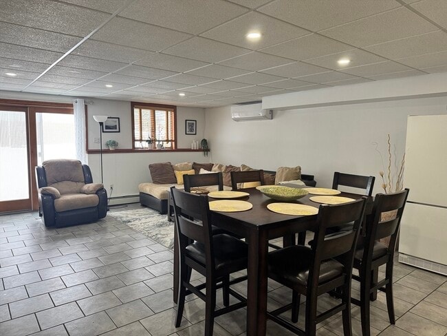 Building Photo - 6 St Anthonys Ln