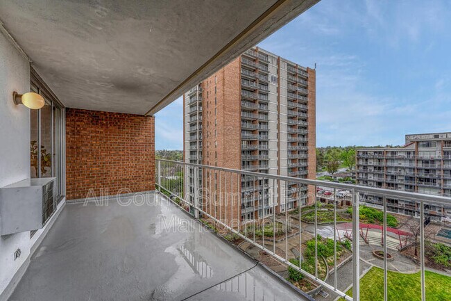 Building Photo - 4800 E Hale Pkwy