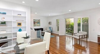 Building Photo - 11120 Queensland St