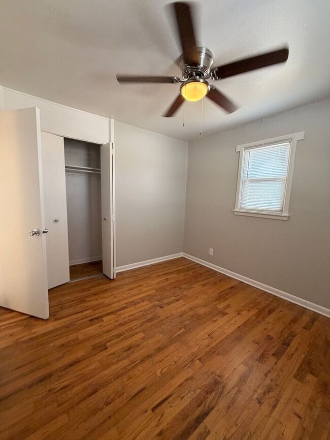 Building Photo - 2 Bed Apartment right next to Patty Jewett Golf Course