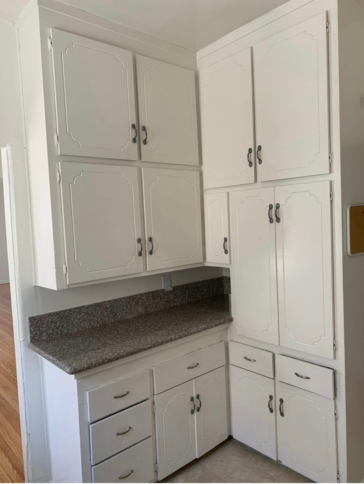 Kitchen Cabinets - 418 N Gardner St