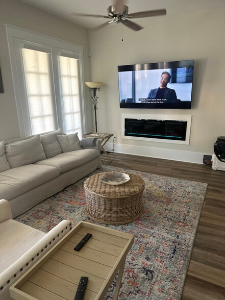 Building Photo - 546 Howard Ave