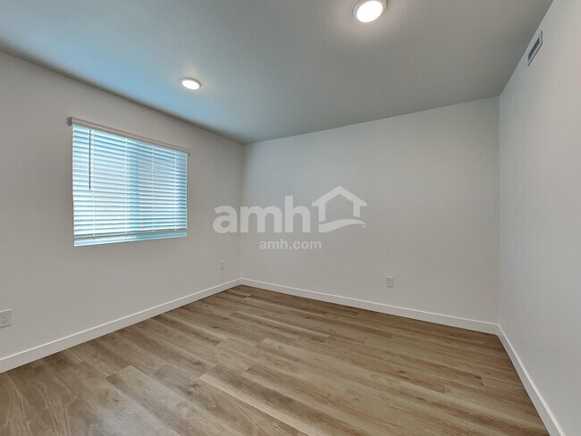 Building Photo - 9746 W Luxton Ln