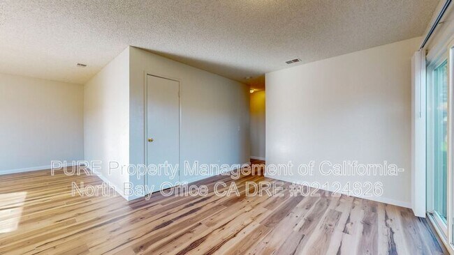 Building Photo - 1139 St Anthony Ln