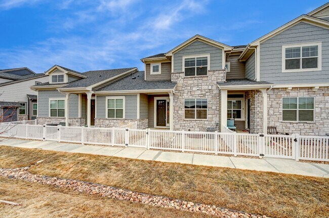 Building Photo - $2,350.00 - 2 Beds, 2.5 Baths, Townhouse i...