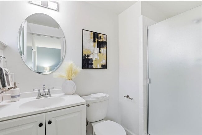 Building Photo - 841 Nectarine Ave