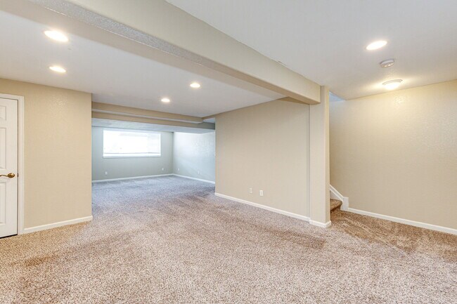 Building Photo - 9476 Morning Glory Way
